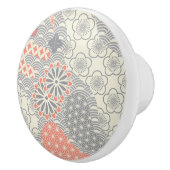 日本様式パターン。 実例 セラミックノブ (右)