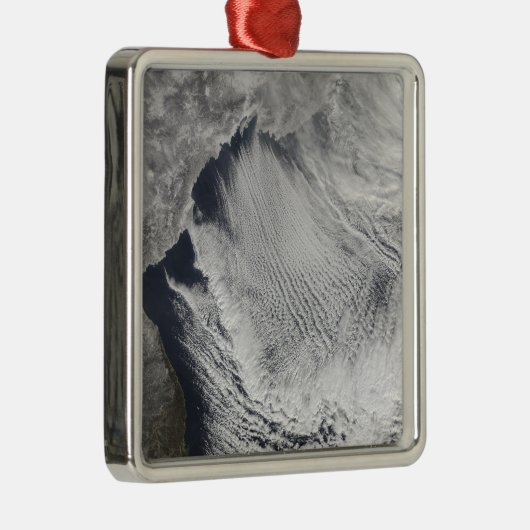 日本海に形成される雲通り メタルオーナメント (右)