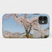 日本、京都。青空の下のしだれ桜 Case-Mate iPhoneケース (裏面(横))