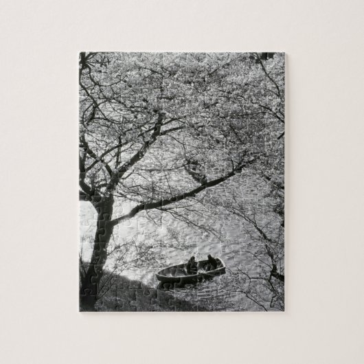 日本、東京。さくらんぼの花 ジグソーパズル (縦)