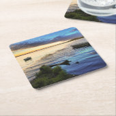 日没からの航行ボートの反射 スクエアペーパーコースター (アングル)
