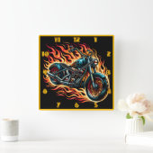 日没に炎を上げる炎の燃えるオートバイ スクエア壁時計 (ホーム)