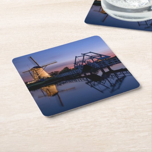 日没のコースターの風車そして可動橋 スクエアペーパーコースター (アングル)