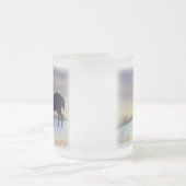 日没のシカのデザイン フロストグラスマグカップ (中央)