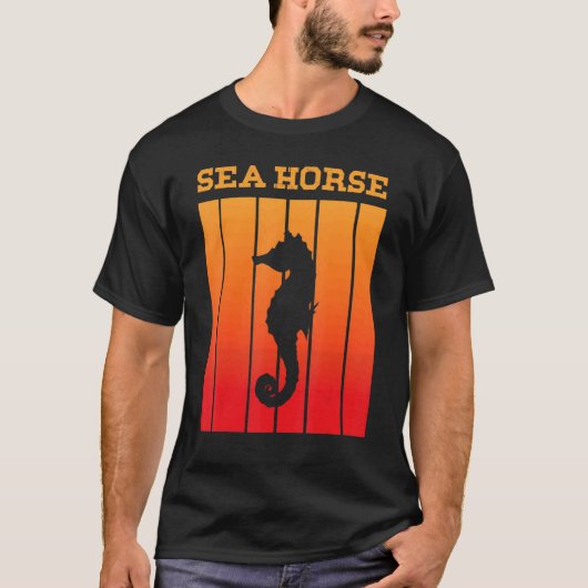 日没のシーホースの影のシルエット Tシャツ (正面)