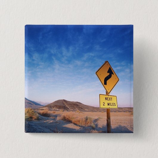 日没のデスヴァレーの道の印 缶バッジ (正面)