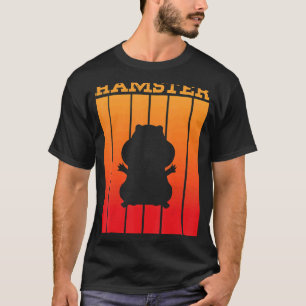 日没のハムスターの影のシルエット Tシャツ