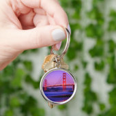 日没のパン屋のビーチのゴールデンゲートブリッジ キーホルダー (手)