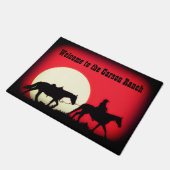 日没のパーソナライズなカウボーイそして馬 ドアマット (アングル)