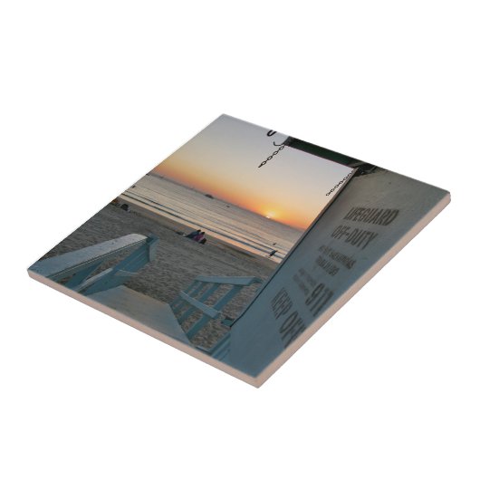 日没のライフガードタワー タイル (側面)