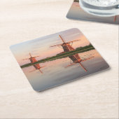 日没の反射の2つの風車 スクエアペーパーコースター (アングル)