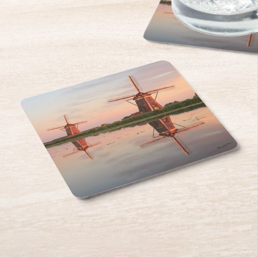 日没の反射の2つの風車 スクエアペーパーコースター (アングル)