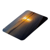 日没の地平線に沿ったチャパラ湖と山 マグネット (左側)