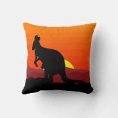 日没の奥地にオーストラリアのカンガルー クッション (裏面)