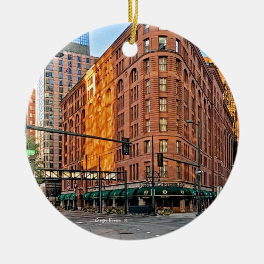 日没の威厳のあるなブラウン宮殿のホテル、デンバー、CO セラミックオーナメント (正面)