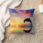 日没の投球のイルカのダイビング クッション (ブランケット)