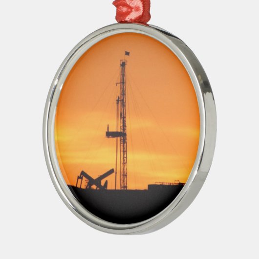 日没の改修の装備のシルエット メタルオーナメント (左)