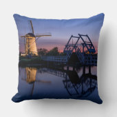 日没の枕の風車そして可動橋 クッション (正面)