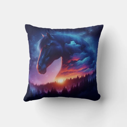 日没の森の中の馬のシルエット|過去記事 クッション (裏面)