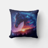 日没の森の中の馬のシルエット|過去記事 クッション (正面)
