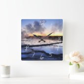 日没の間欠泉の煙 スクエア壁時計 (ホーム)