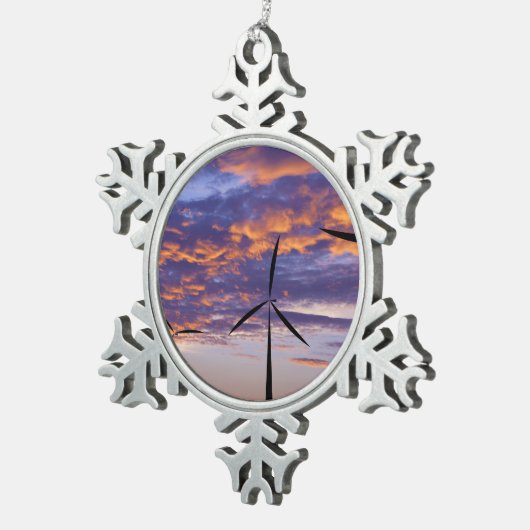 日没の風車のタービン スノーフレークピューターオーナメント (右)