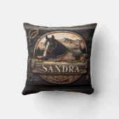 日没の馬と納屋を特徴とする木製の看板 クッション (裏面)