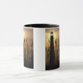 日没のCape May NJの灯台 マグカップ (中央)