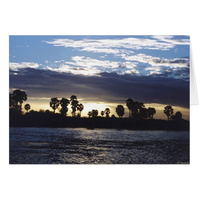 日没のRufijiの川 (正面横)