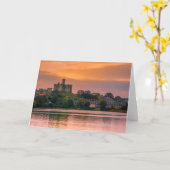 日没のWarkworthの村そして城 カード (黄色い花)