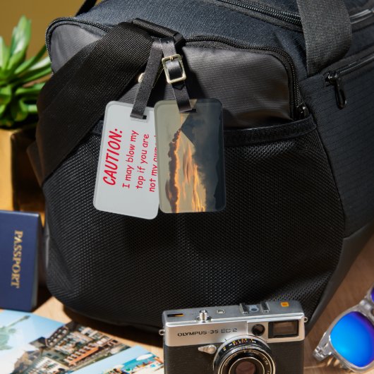 日没アラスカ警告の火山 ラゲッジタグ (正面&裏面)