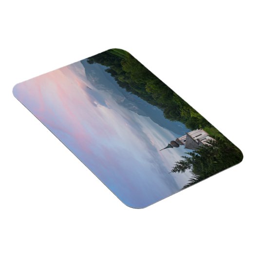 日没アルプス山脈を持つ教会 マグネット (右側)