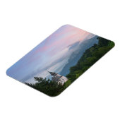 日没アルプス山脈を持つ教会 マグネット (左側)