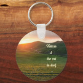 日没キーチェーン中の緑の草原 キーホルダー (正面)