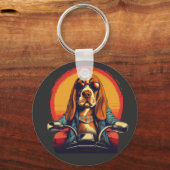 日没クールのバスセットハウンドバイクもしくは自転車に乗る人 キーホルダー (正面)