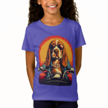 日没クールのバスセットハウンドバイクもしくは自転車に乗る人