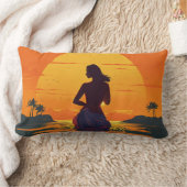 日没ベクトルで水辺に立つ少女 ランバークッション (ブランケット)