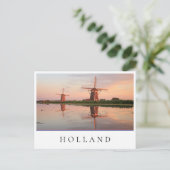 日没時に反射する2つの風車 ポストカード (スタンド正面)