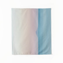 日没時の水平線の島のシルエット