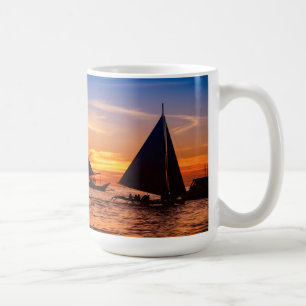 日没 PhilippinesのParawの航行 コーヒーマグカップ