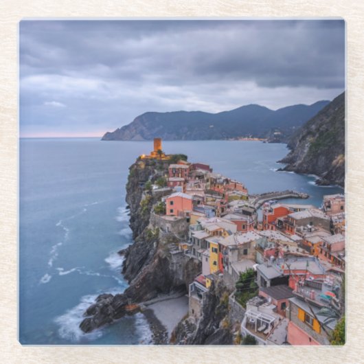 日没| Vernazza、Cinque Terre、イタリアの直後 ガラスコースター (正面)