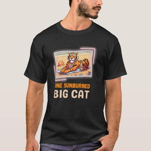 日焼けした一匹の大きな猫 - トラ Tシャツ (正面)