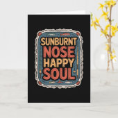 日焼けした鼻の幸せな魂 - 夏のバケーションアングラー カード (黄色い花)