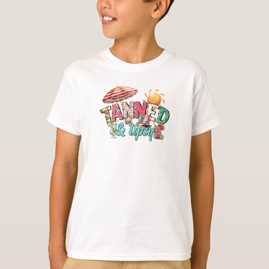 日焼けしてほろ酔い楽しい夏のビーチの雰囲気Tシャツ Tシャツ (正面)