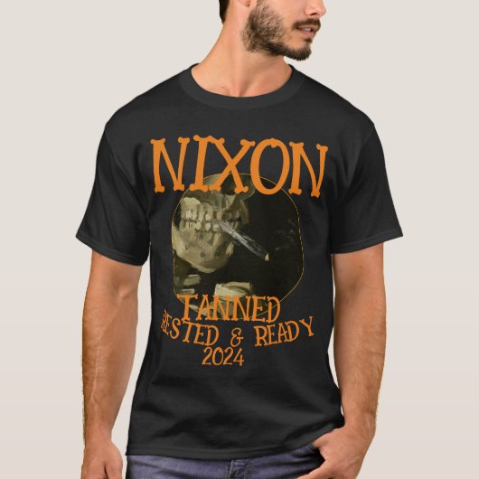 日焼けして休養をとって準備万端 NIXON 2028 大統領 Tシャツ (正面)