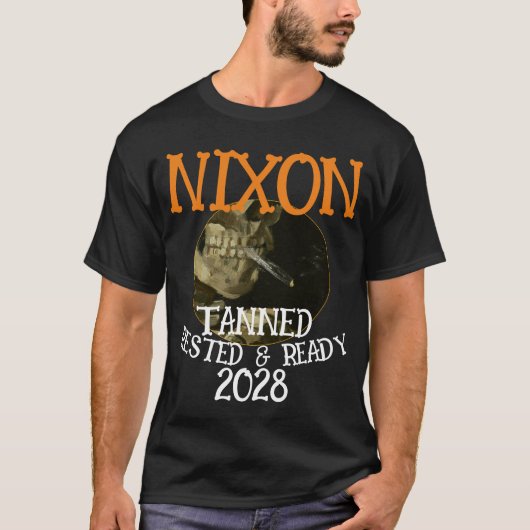 日焼けして休養を取ったニクソン 2028 大統領 Tシャツ (正面)