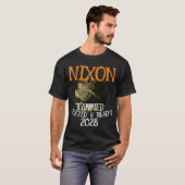日焼けして休養を取ったニクソン 2028 大統領 Tシャツ (正面フル)