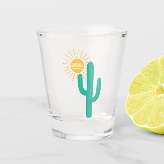 日生き延び照と悪意に満ちた ショットグラス (正面)