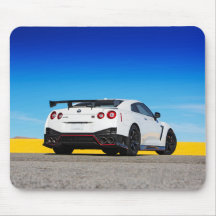 日産GTRは日を追跡します