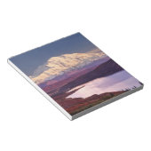 日疑問に思出の日の出に湖とデナリ山 ノートパッド (アングル)